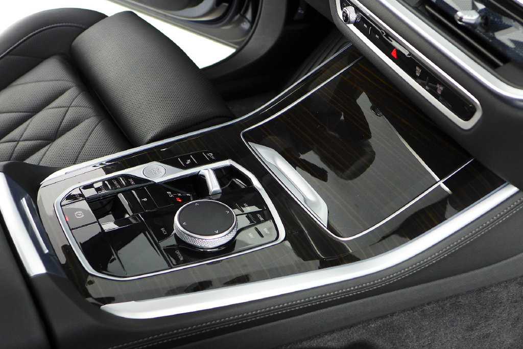 Used 2024 BMW X5 sDrive40i w/ Parking Assistance Package RWD image 15