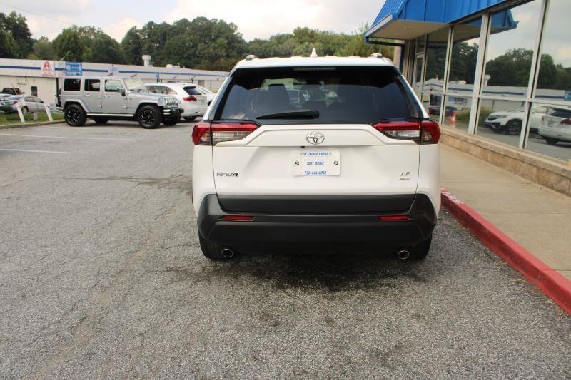 Used 2019 Toyota RAV4 LE AWD/4WD image 5