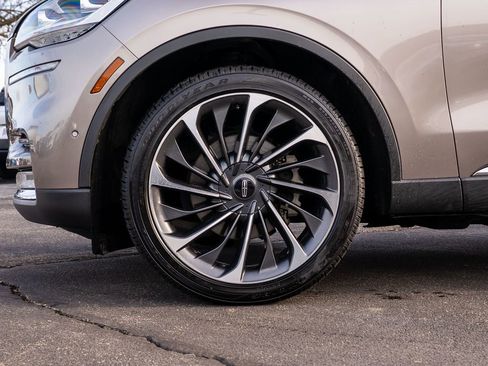 Used 2020 Lincoln Aviator Reserve w/ Equipment Group 202A image 13