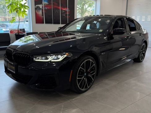 Used 2023 BMW 530e w/ M Sport Package RWD image 3