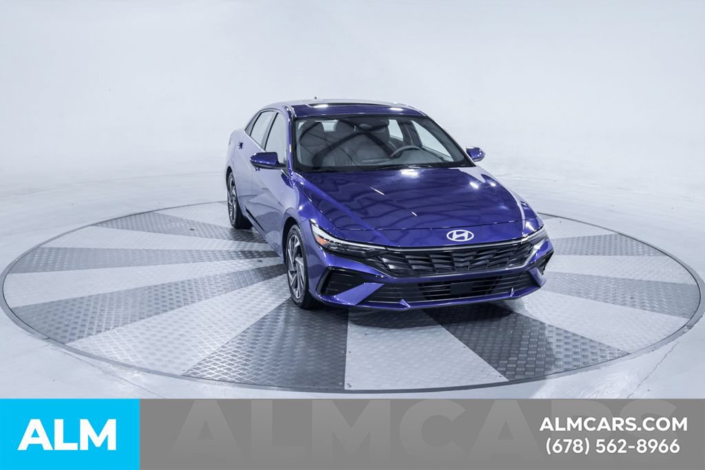 Used 2025 Hyundai Elantra SEL FWD image 15