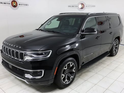 Used 2024 Jeep Wagoneer L Series III w/ Flexible Seating Group image 35