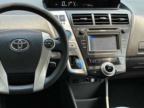 Used 2012 Toyota Prius V Five FWD image 14