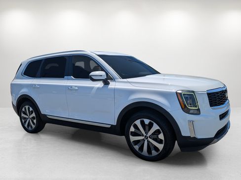Used 2022 Kia Telluride S FWD image 3