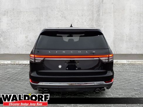 Used 2020 Lincoln Aviator Reserve w/ Equipment Group 202A image 3