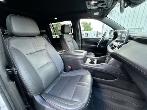 Used 2022 Chevrolet Suburban RST w/ Luxury Package AWD/4WD image 32