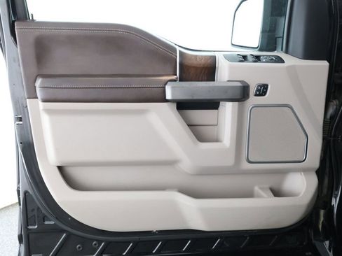 Used 2019 Ford F150 Limited image 9