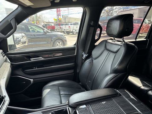 Used 2022 Jeep Wagoneer Series III image 15