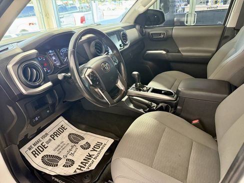 Used 2019 Toyota Tacoma SR5 RWD image 14