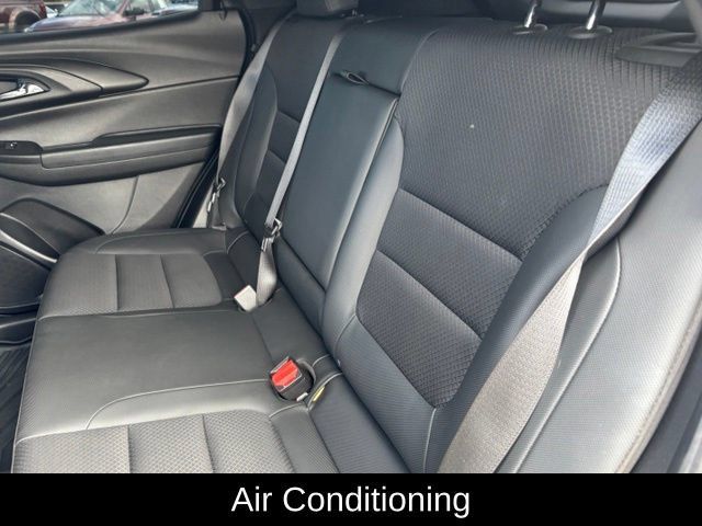 Used 2021 Chevrolet TrailBlazer RS w/ Convenience Package AWD/4WD image 17
