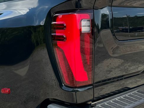 Used 2024 GMC Sierra 3500 Denali Ultimate AWD/4WD image 83