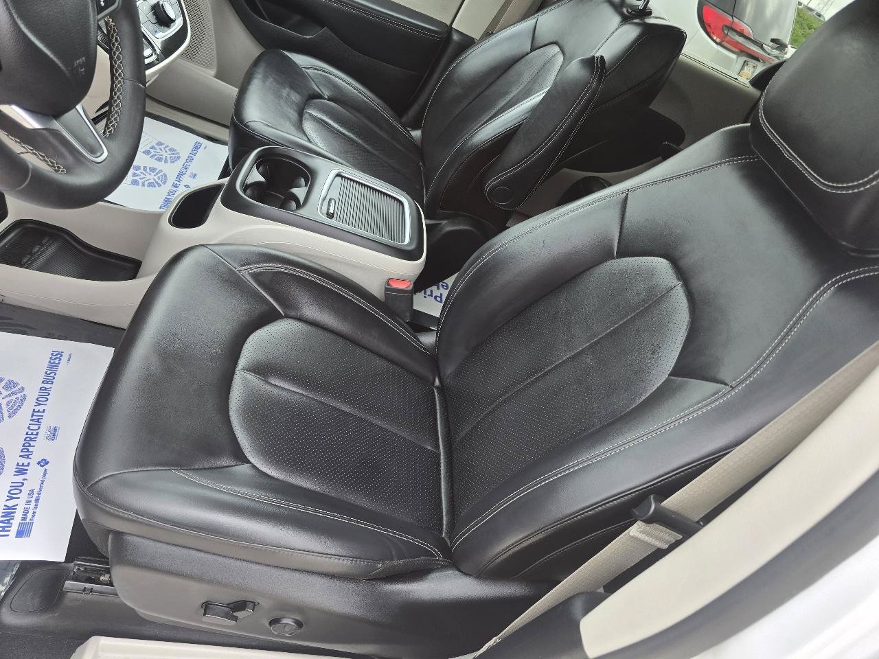 Used 2023 Chrysler Pacifica Touring-L FWD image 26