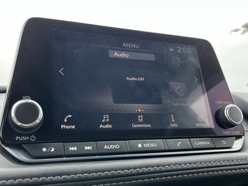 Used 2022 Nissan Rogue SV image 29