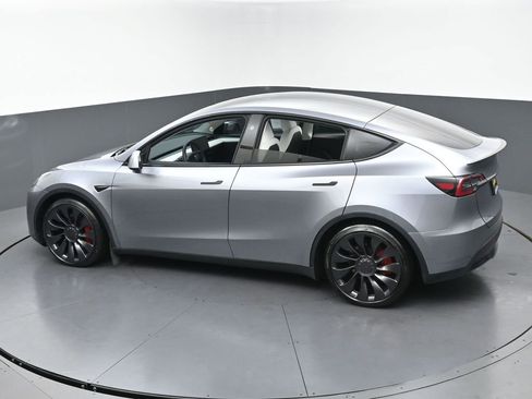 Used 2024 Tesla Model Y Performance AWD/4WD image 43