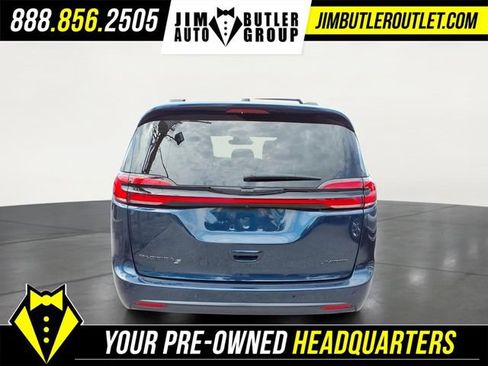 Used 2025 Chrysler Pacifica Limited FWD image 16