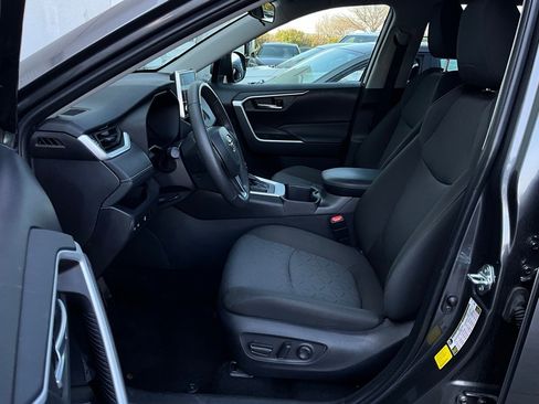 Used 2025 Toyota RAV4 XLE image 10