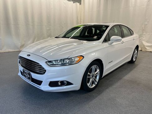 Used 2016 Ford Fusion SE FWD image 1