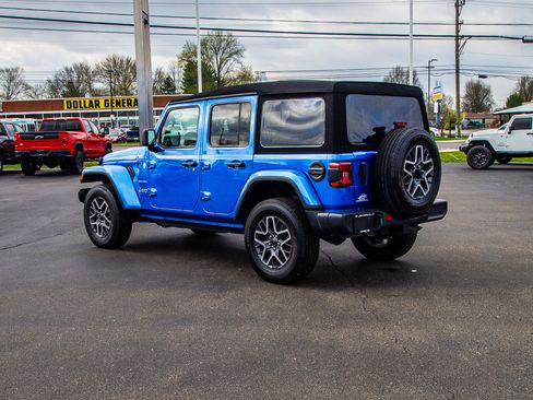 Used 2024 Jeep Wrangler Sahara w/ Technology Group image 5