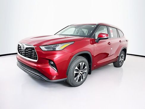 New 2026 Toyota Highlander XLE image 3