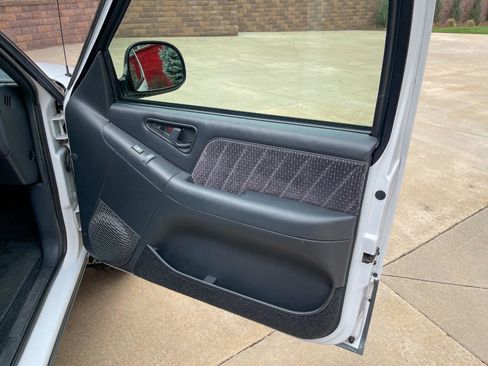 Used 1997 GMC Jimmy SLS w/ Marketing Option Pkg 6 image 47