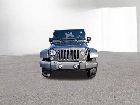 Used 2018 Jeep Wrangler Unlimited Sport S AWD/4WD image 3