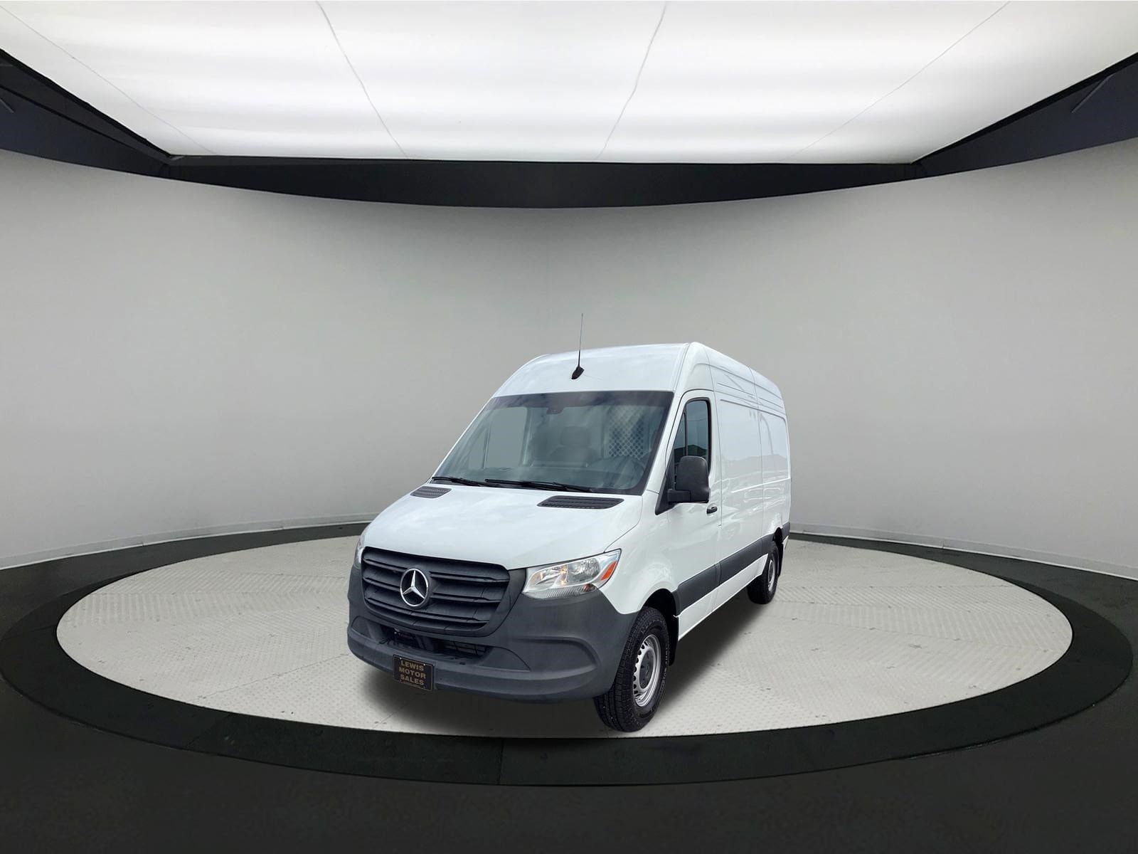 Used 2024 Mercedes-Benz Sprinter 2500 w/ Acoustic Package image 4