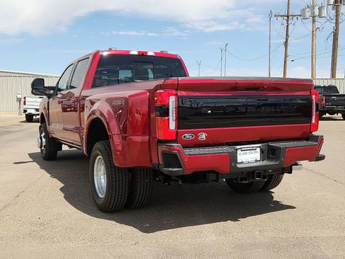 New 2026 Ford F350 4x4 Crew Cab DRW Super Duty image 3