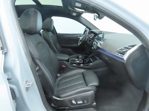 Used 2023 BMW X4 xDrive30i w/ M Sport Package image 21
