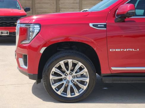 Used 2022 GMC Yukon XL Denali AWD/4WD image 16