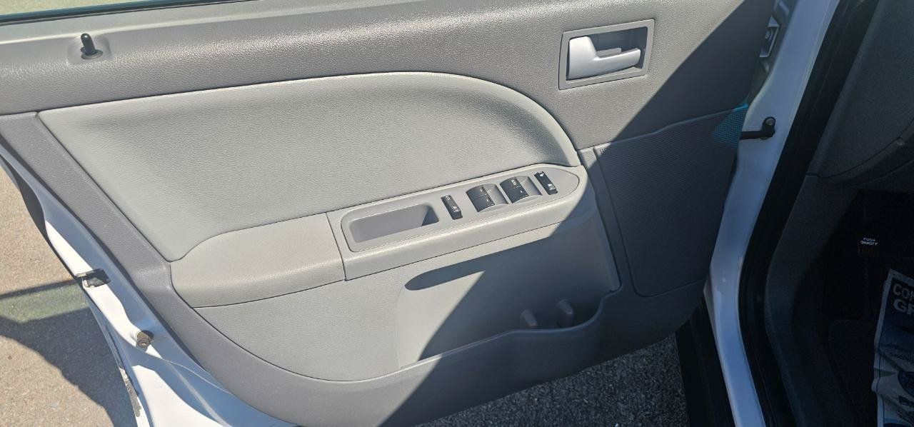 Used 2007 Ford Five Hundred SEL FWD image 22