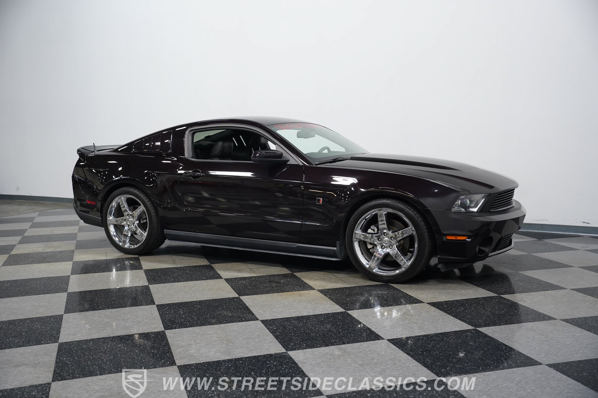 Used 2012 Ford Mustang GT Premium w/ HID Headlamps & Security Pkg RWD image 15
