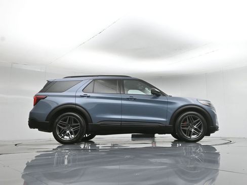 Used 2025 Ford Explorer ST image 50