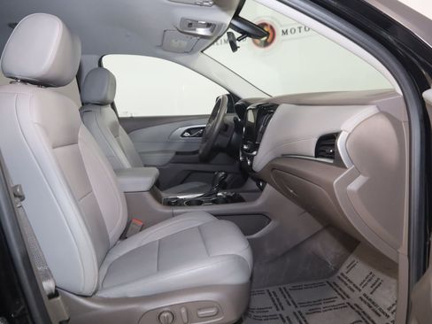 Used 2019 Chevrolet Traverse LT w/ LPO, Floor Liner Package AWD/4WD image 12