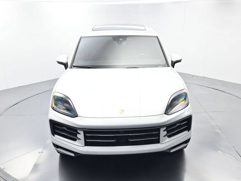 Certified 2024 Porsche Cayenne AWD/4WD image 42