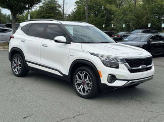 Used 2023 Kia Seltos SX w/ SX Sunroof Package AWD/4WD video 1