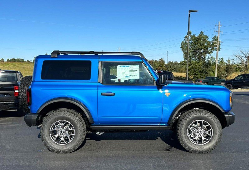 Used 2025 Ford Bronco Badlands AWD/4WD image 2