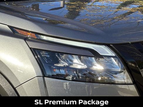 Certified 2025 Nissan Pathfinder SL w/ SL Premium Package image 12