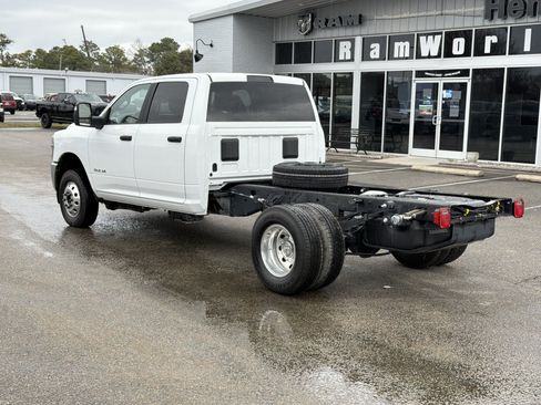 Used 2025 RAM 3500 Big Horn AWD/4WD image 6