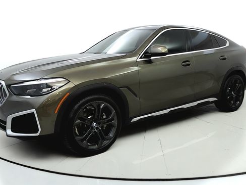 Used 2022 BMW X6 xDrive40i w/ Premium Package AWD/4WD image 3
