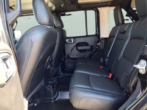 Used 2023 Jeep Wrangler Unlimited Sport image 16