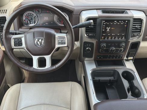 Used 2018 RAM 3500 Laramie w/ Convenience Group AWD/4WD image 23