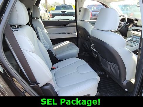 Used 2022 Hyundai Palisade SEL w/ Premium Package image 25