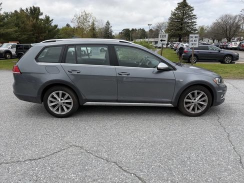 Used 2018 Volkswagen Golf Alltrack S AWD/4WD image 6