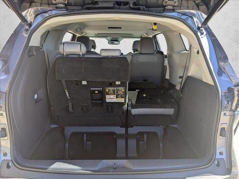 Used 2021 Toyota Sienna XLE image 23