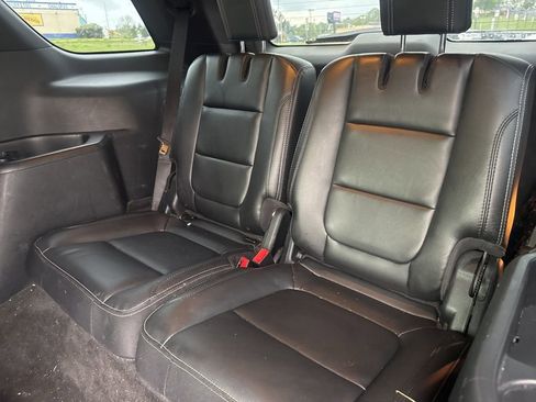 Used 2017 Ford Explorer Limited w/ Equipment Group 301A FWD image 13