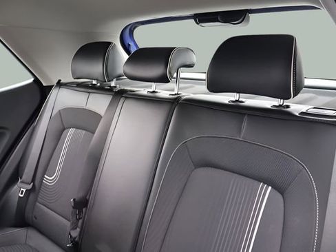 Used 2023 Hyundai Venue Limited w/ Cargo Package image 13