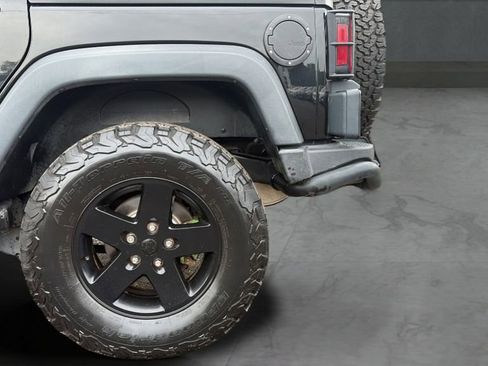 Used 2012 Jeep Wrangler Unlimited Rubicon AWD/4WD image 29
