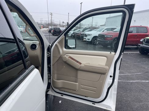 Used 2010 Ford Explorer Eddie Bauer image 9