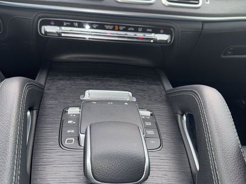 Used 2025 Mercedes-Benz GLS 450 4MATIC image 14