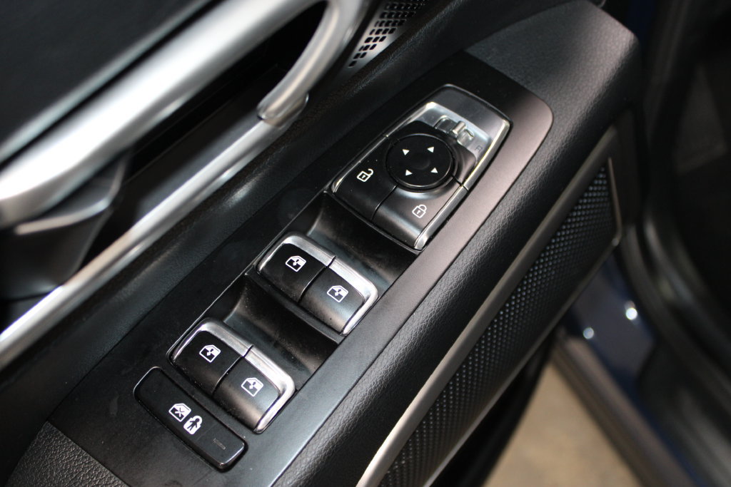 Used 2025 Kia Telluride S FWD image 21